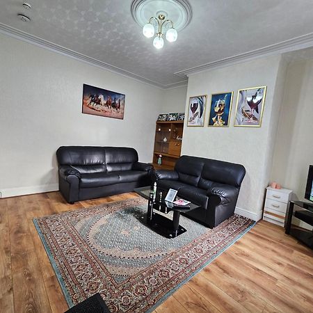 Bright Sunny, Double Bed With Garden, Tv And Wi-Fi 호텔 리즈 외부 사진