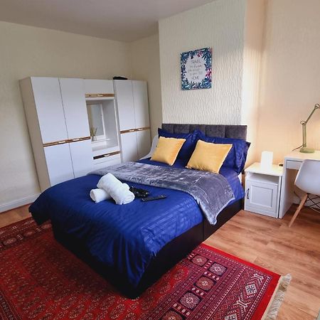 Bright Sunny, Double Bed With Garden, Tv And Wi-Fi 호텔 리즈 외부 사진