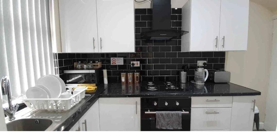 Bright Sunny, Double Bed With Garden, Tv And Wi-Fi 호텔 리즈 외부 사진