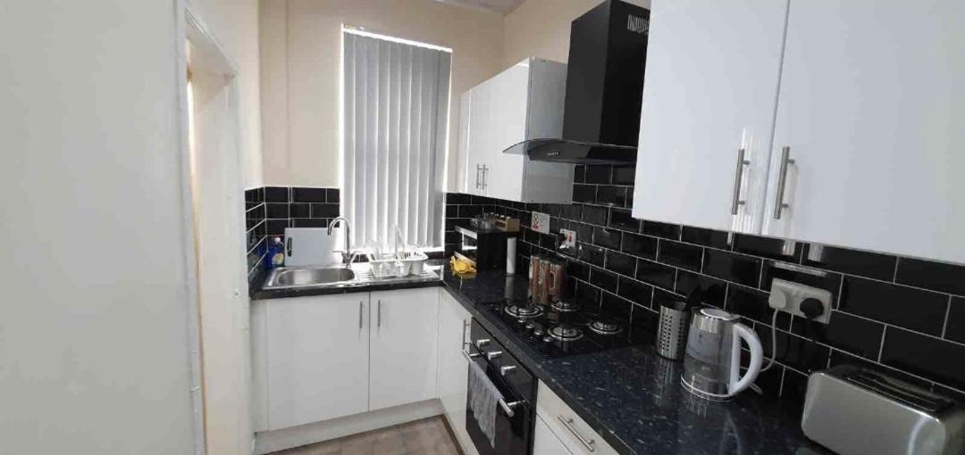 Bright Sunny, Double Bed With Garden, Tv And Wi-Fi 호텔 리즈 외부 사진