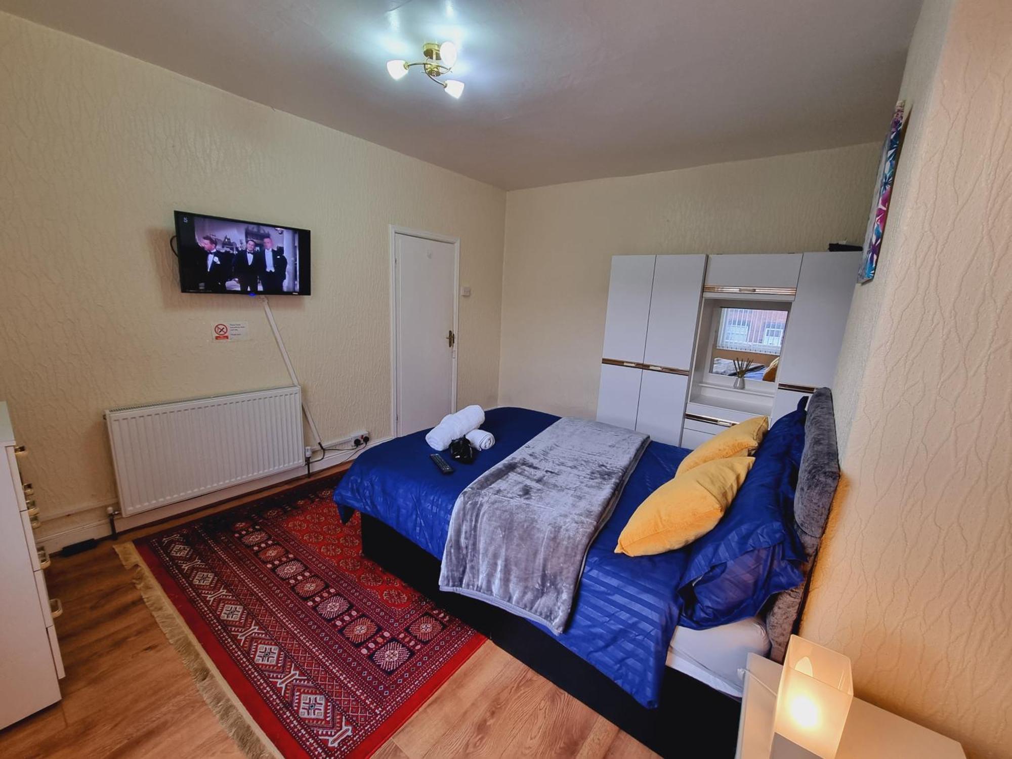 Bright Sunny, Double Bed With Garden, Tv And Wi-Fi 호텔 리즈 외부 사진