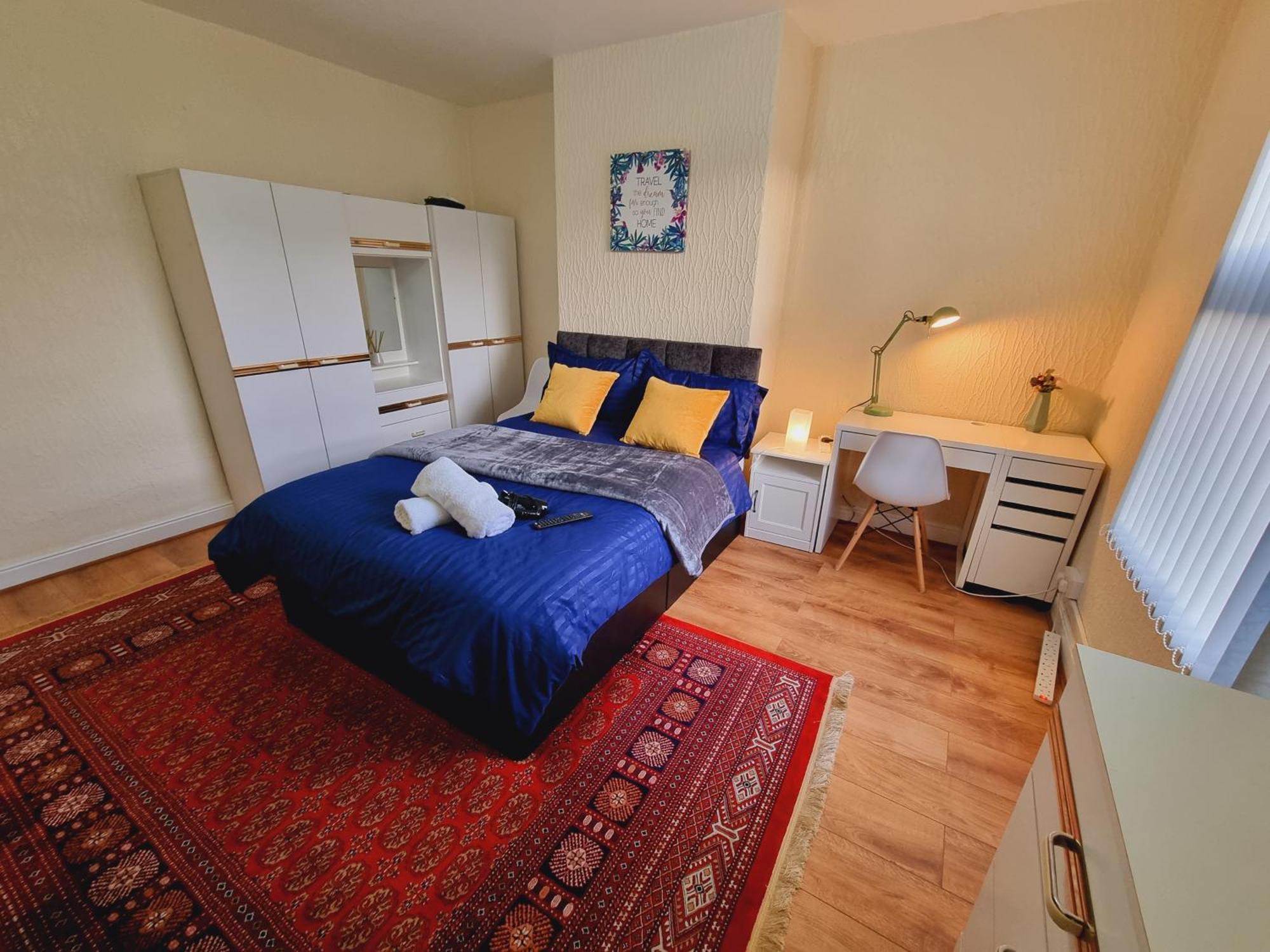 Bright Sunny, Double Bed With Garden, Tv And Wi-Fi 호텔 리즈 외부 사진