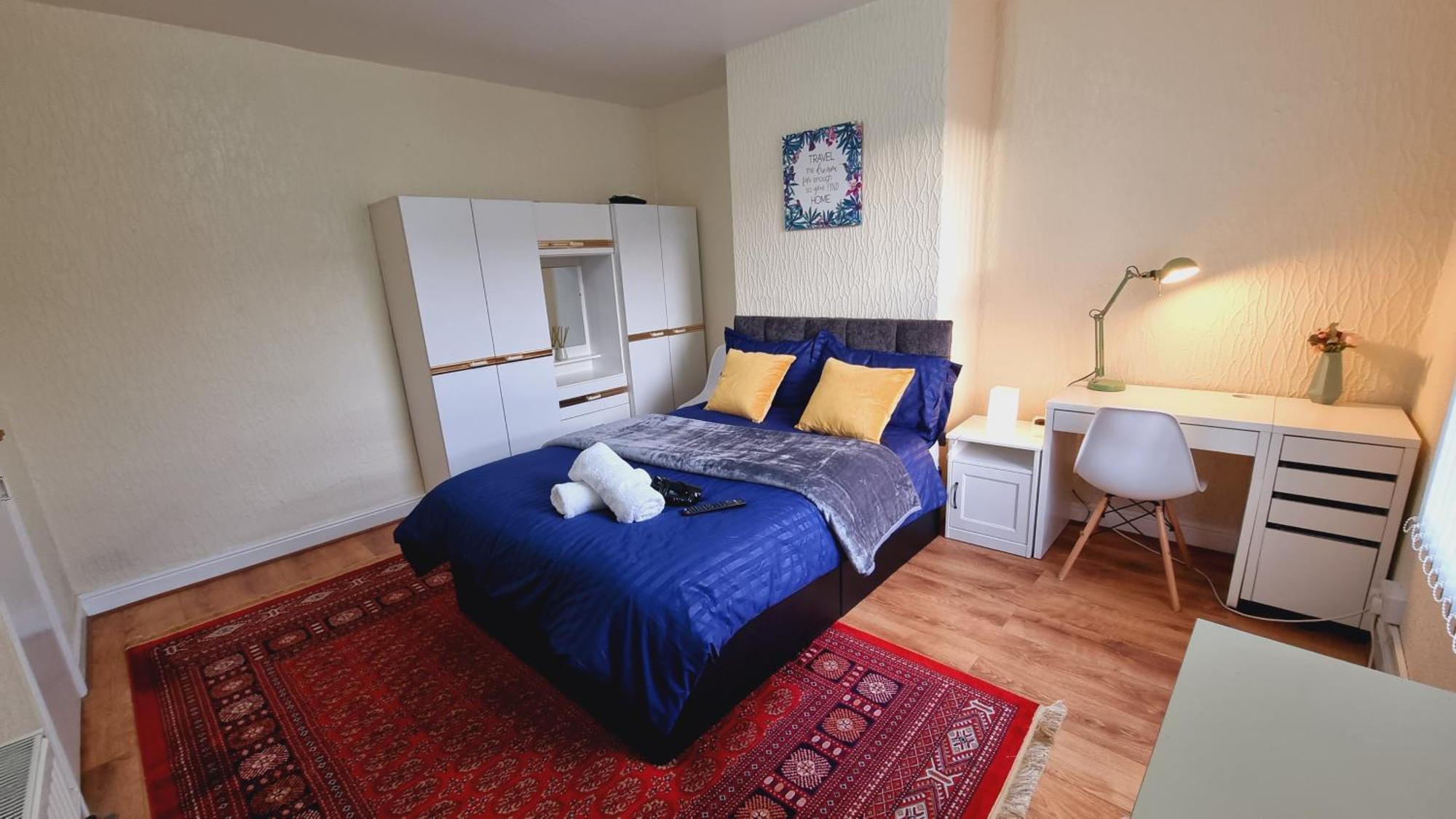 Bright Sunny, Double Bed With Garden, Tv And Wi-Fi 호텔 리즈 외부 사진