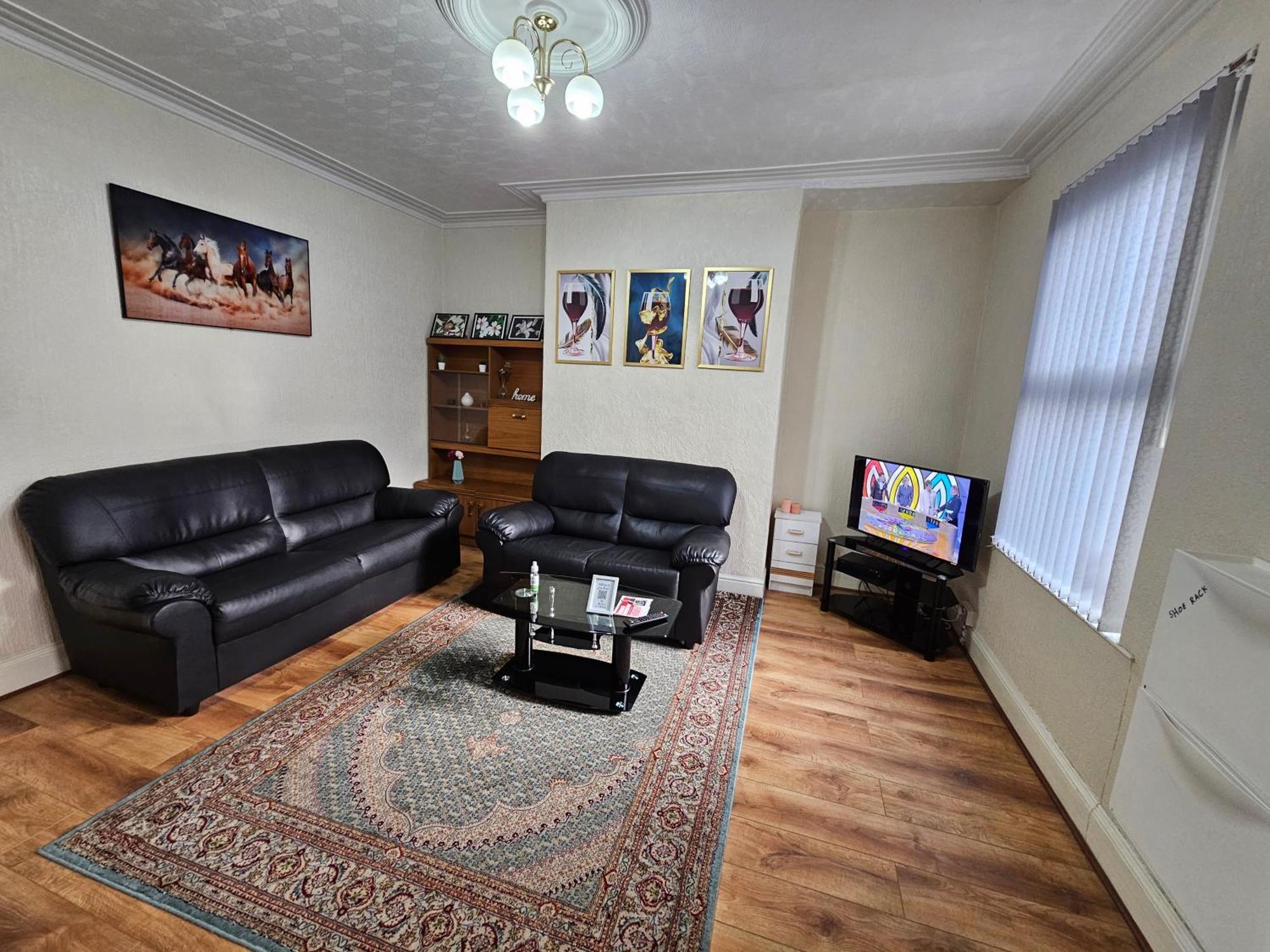 Bright Sunny, Double Bed With Garden, Tv And Wi-Fi 호텔 리즈 외부 사진